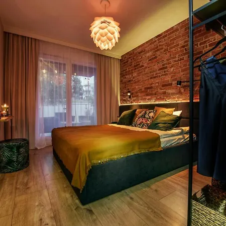 Naku Apartament Apartman *