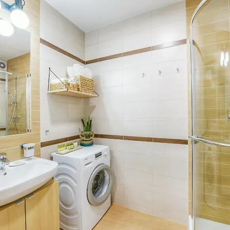 Naku Apartament Apartman *